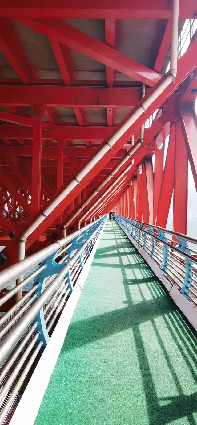 矮寨大桥（湖南省境内高速通道）
