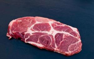 松板肉是哪个部位（松板肉和猪颈肉的区别）