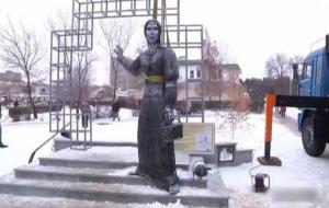 世界上最吓人的雕像，建成3天后拆除